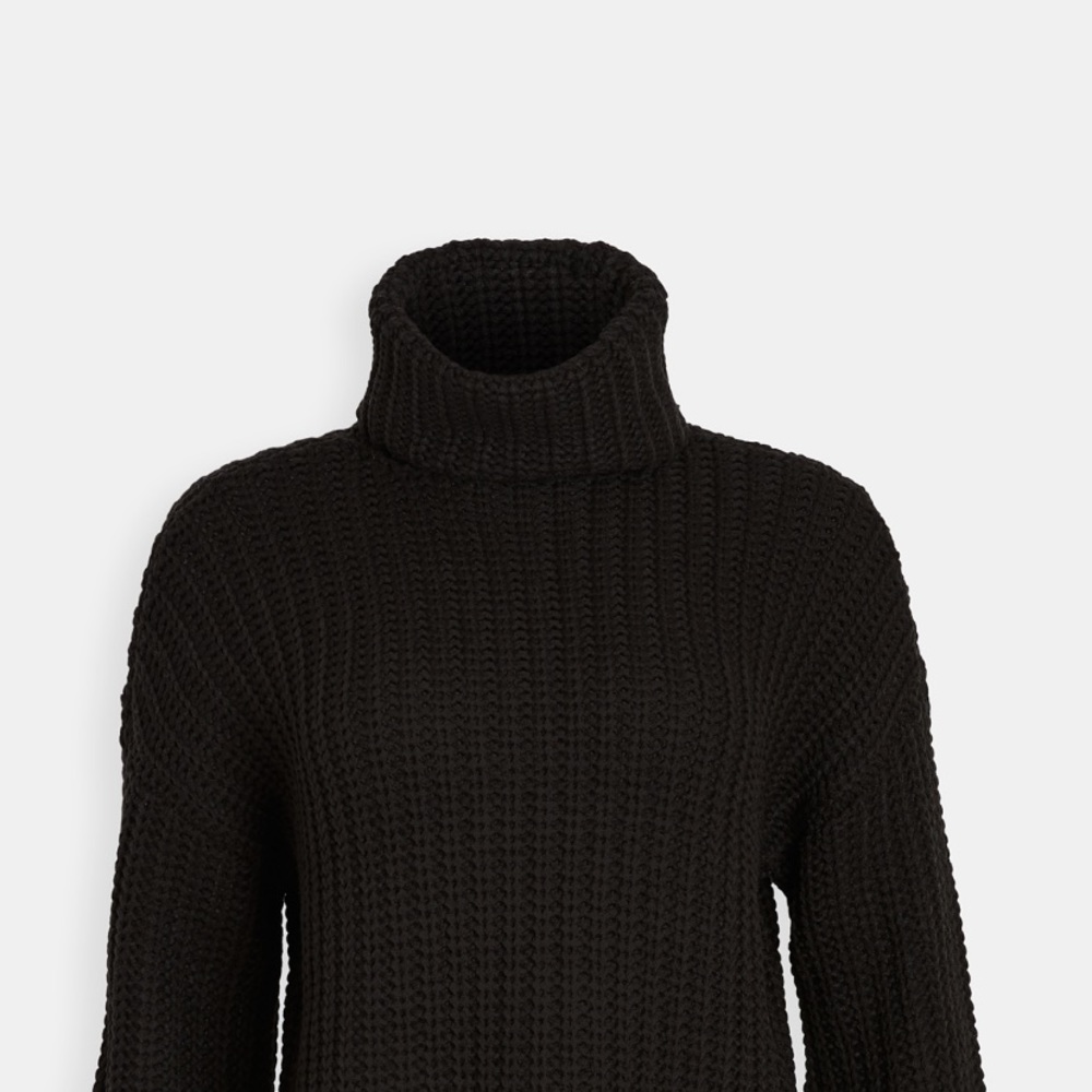 525 Wide Sleeve Turtleneck